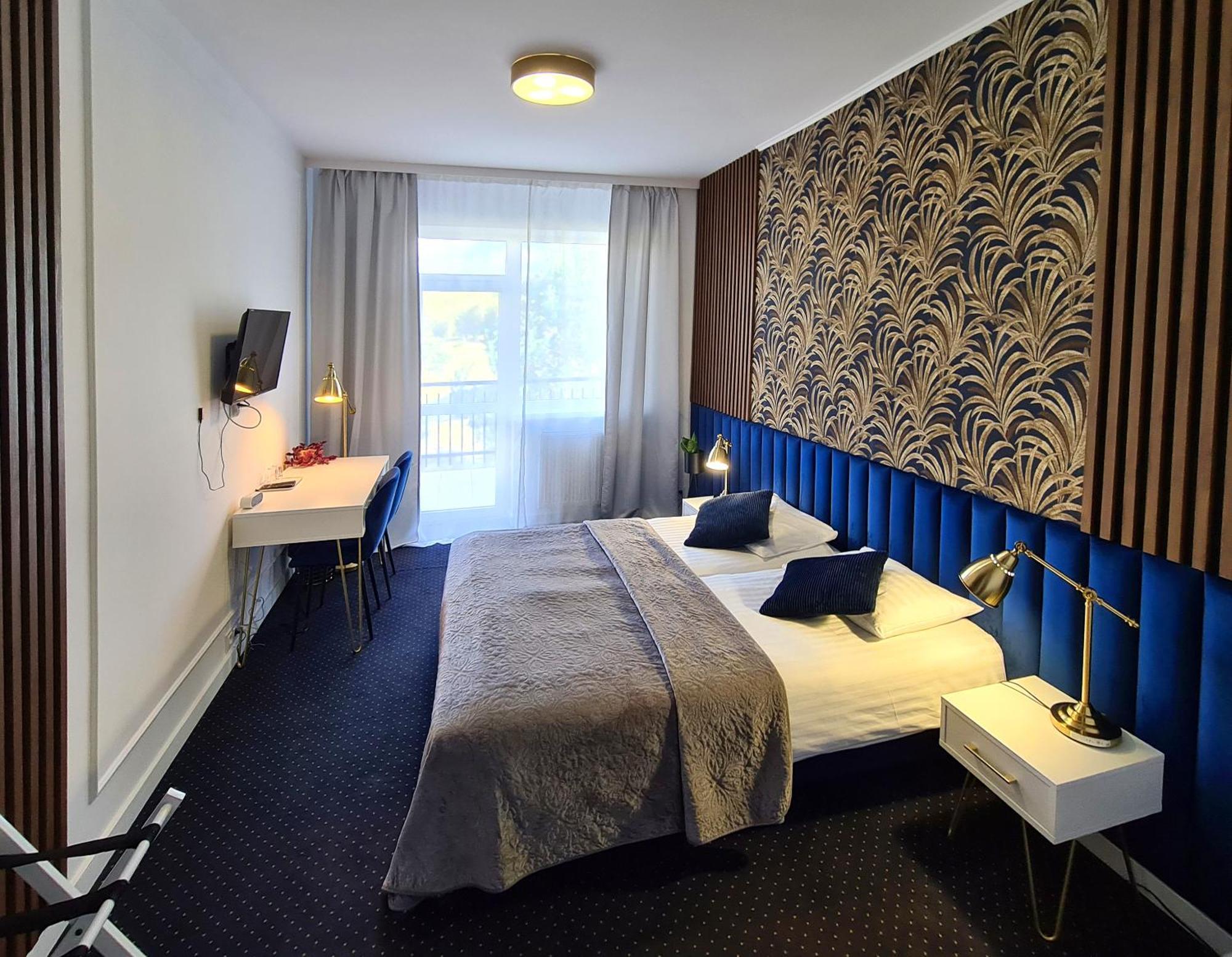 Hotel Kurpia Arte Nowogród Exteriör bild