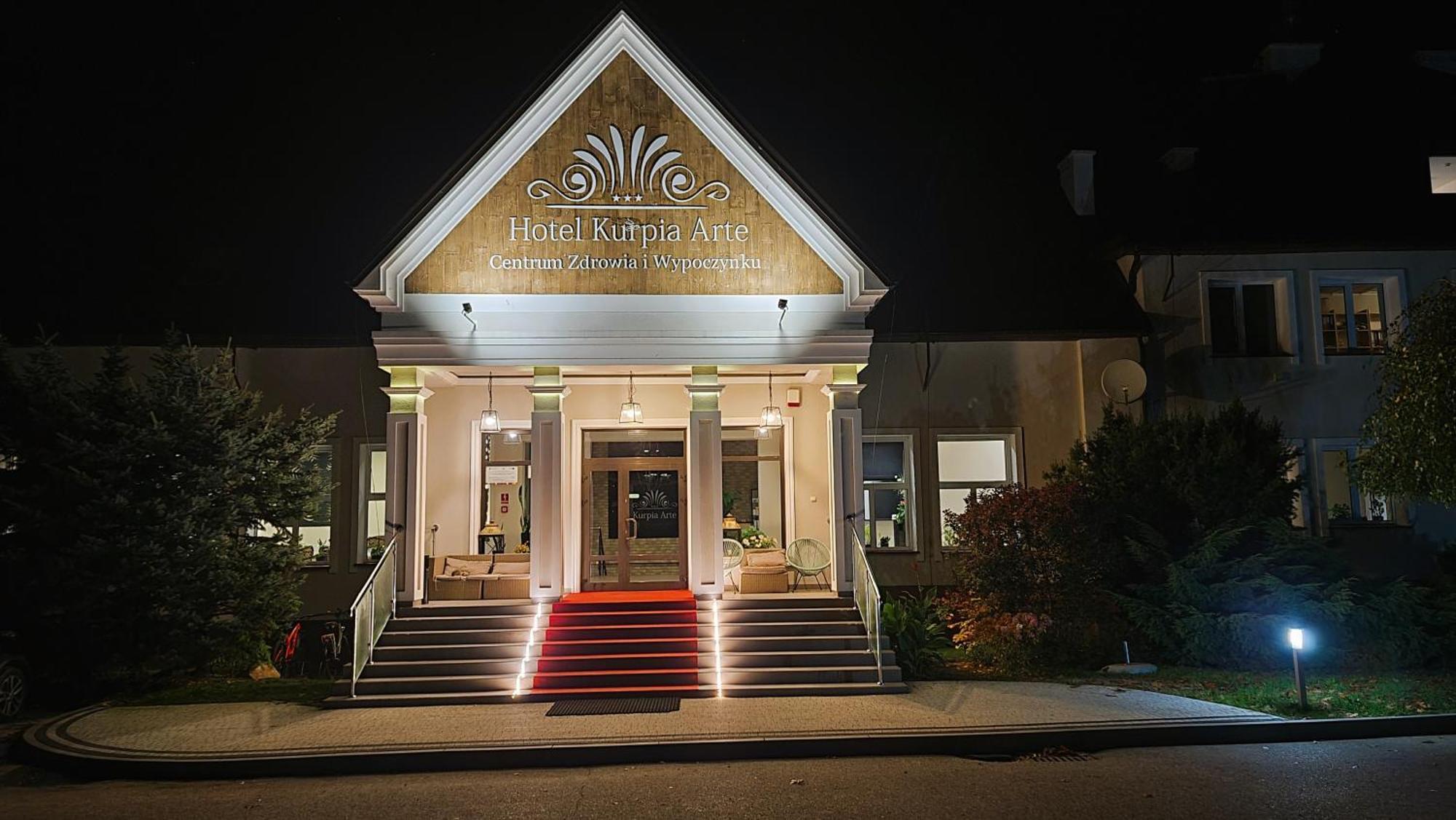 Hotel Kurpia Arte Nowogród Exteriör bild