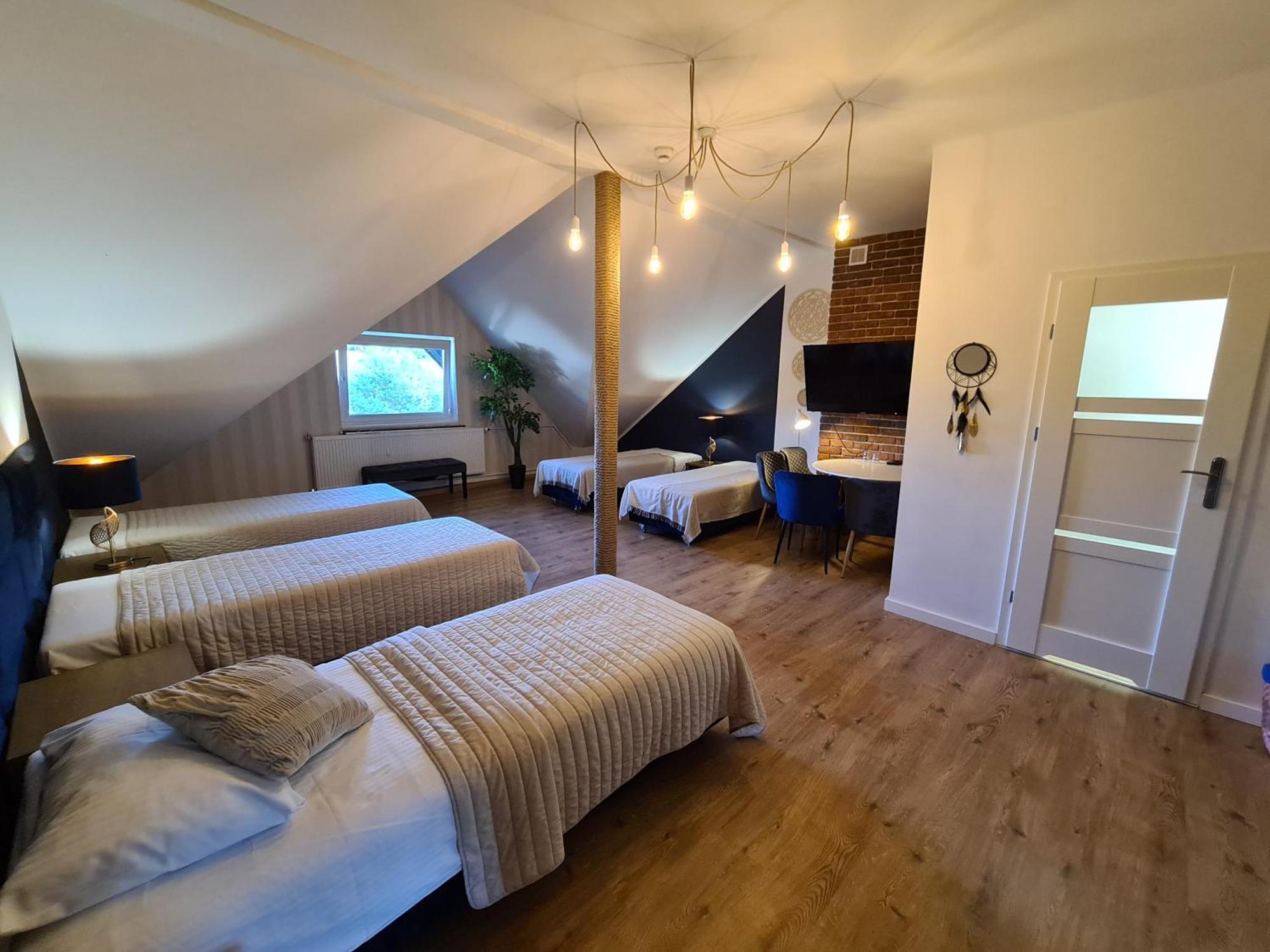 Hotel Kurpia Arte Nowogród Exteriör bild