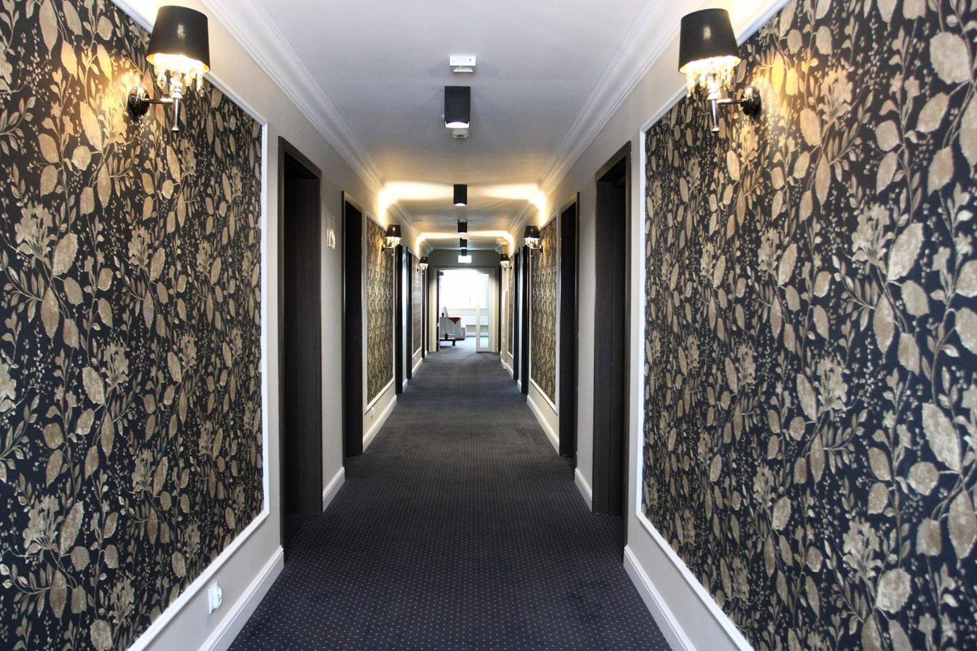 Hotel Kurpia Arte Nowogród Exteriör bild