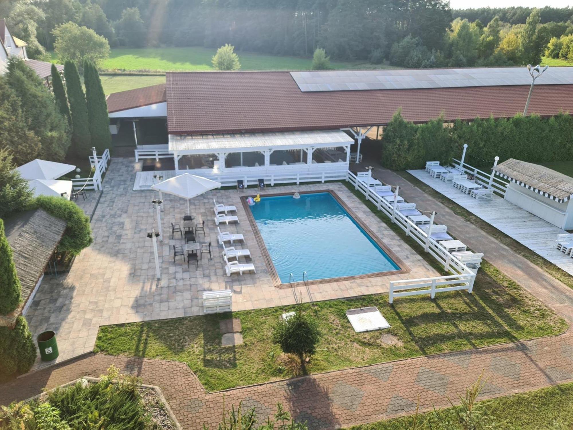 Hotel Kurpia Arte Nowogród Exteriör bild