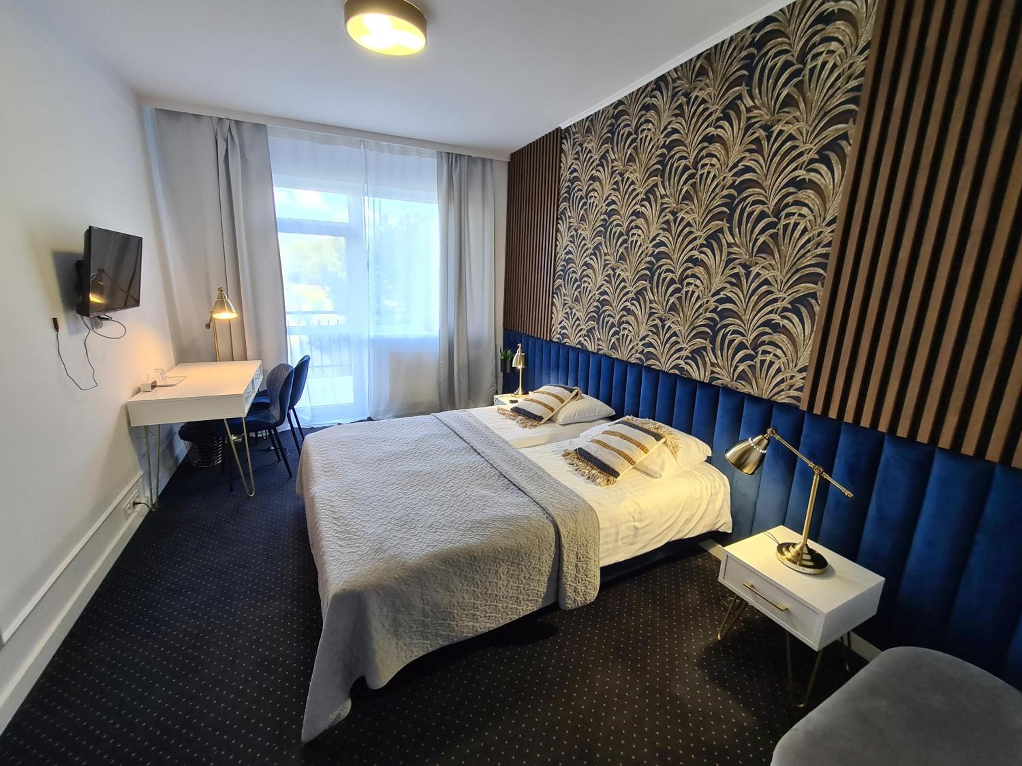 Hotel Kurpia Arte Nowogród Exteriör bild