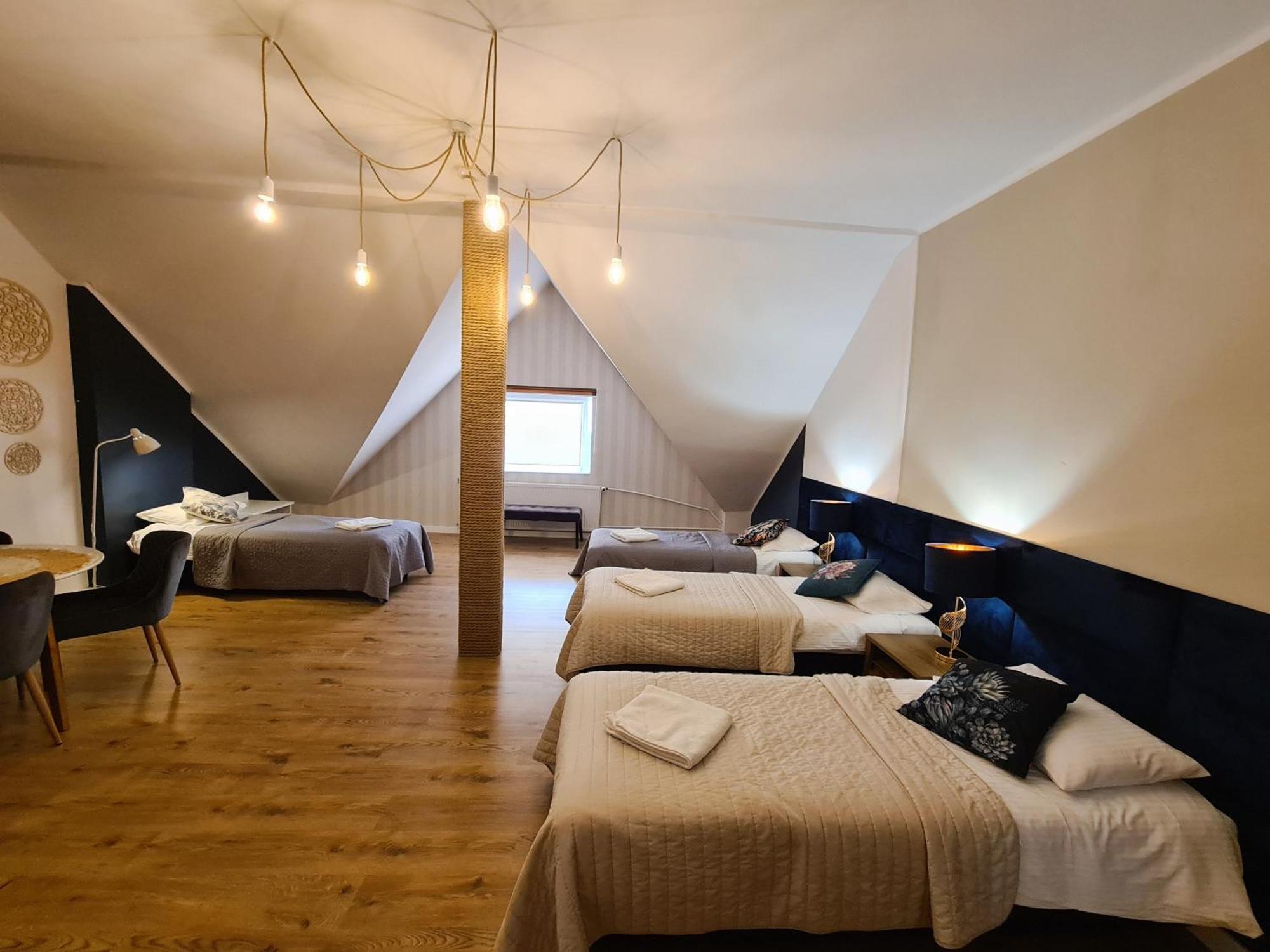 Hotel Kurpia Arte Nowogród Exteriör bild